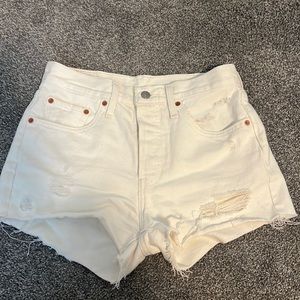 Levi’s original 501 short white distressed size 26
